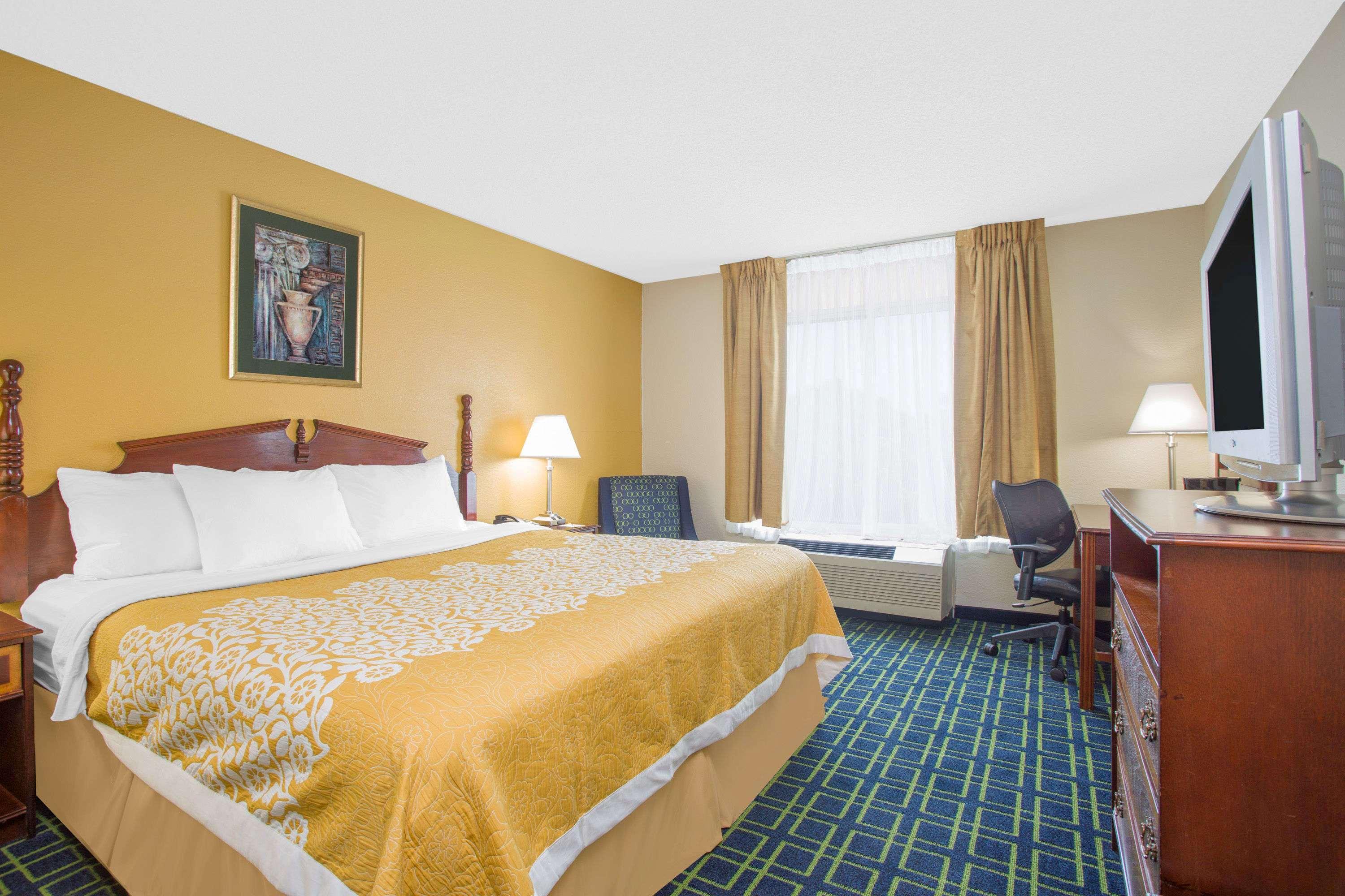 Days Inn By Wyndham Greenville Exterior foto